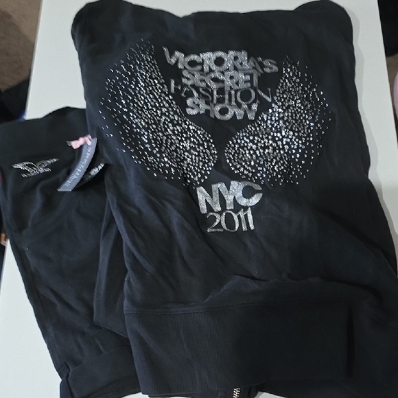 Victoria's Secret Tops - Victorias Secret Super Model Essentials 2011 Fashion Show Large Set